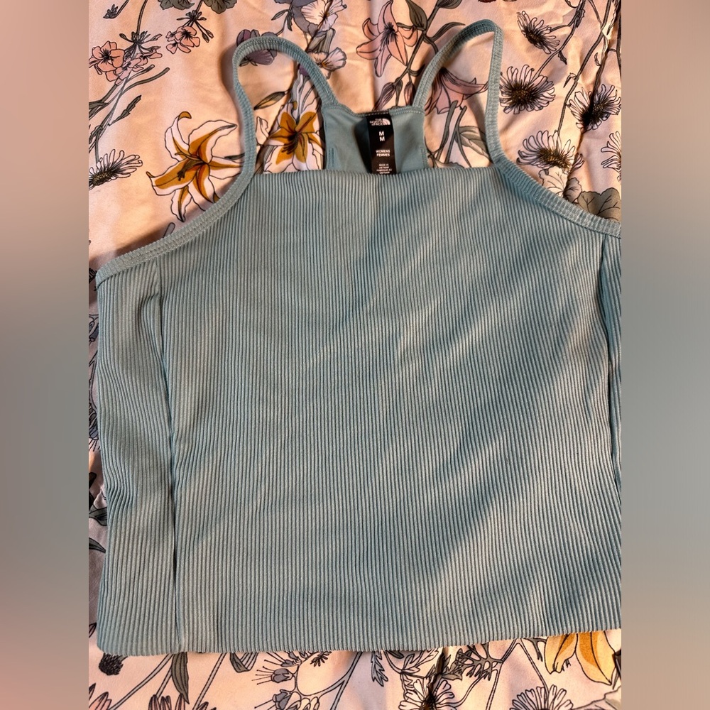 NWTs size medium The North Face workout tank - Picture 6 of 7